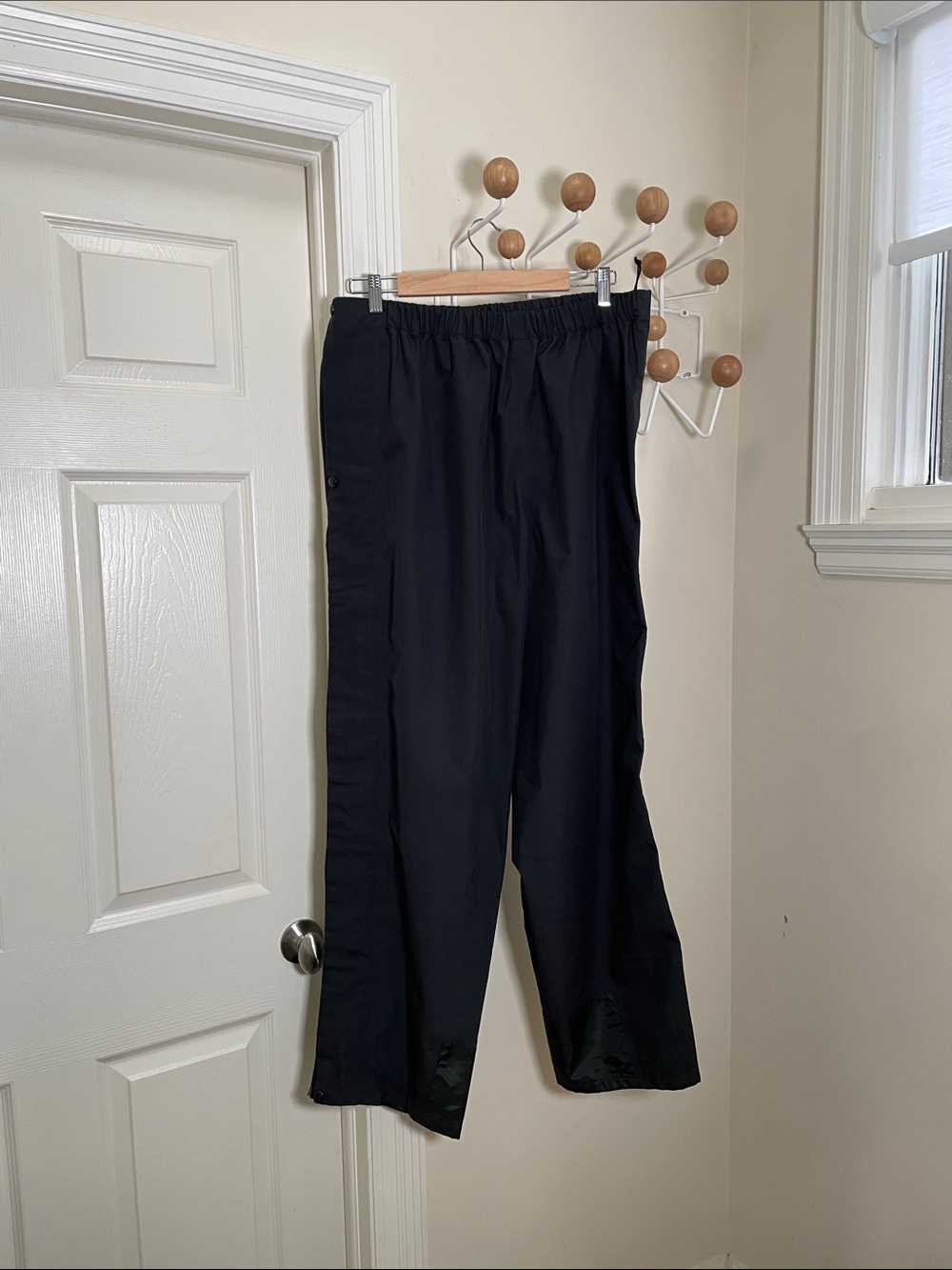 MEC Gore-Tex Straight Legged Outdoor Slush Winter Pants - Black - XL